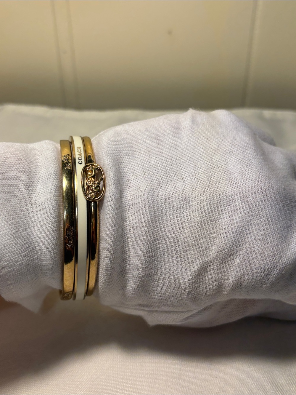 EUC COACH Horse & Carriage Gold-Tone Bangle Bracelet Trio Set - FULL SET! - Picture 11 of 16